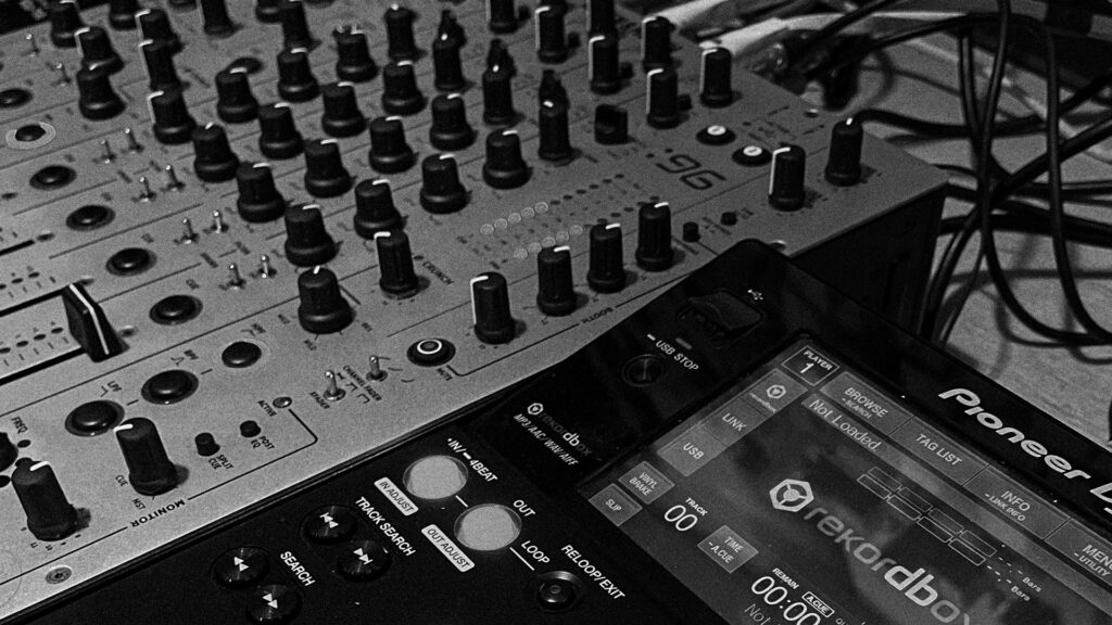 NOVAS-STUDIO-01